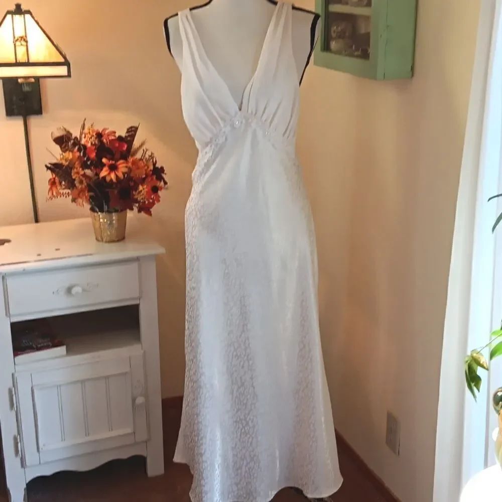 Jones New York Embellished Night Gown